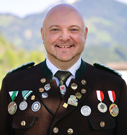 a Hansi Oberhofer