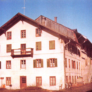 Molkerei, Unterbergerhaus, später mit Kino Fürbass
