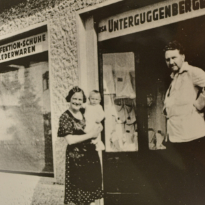 Rosa Unterguggenberger mit Silvio am Arm und der amerikanische Dichter Ezra Pound