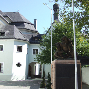 2011, Sakristei und Taufkapelle, Kriegerdenkmal des 1. U. 2. Weltkrieges im Kirchhof 
