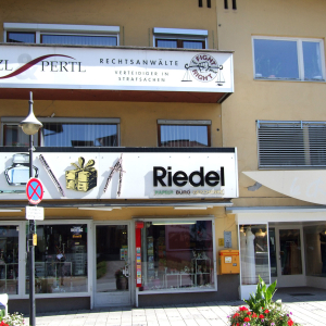 2011, Riedel Geschäfts-und Wohnhaus, Bahnhofstraße 17
