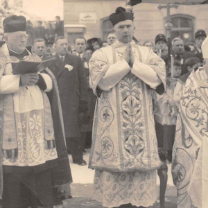 Glockenweihe Dez. 1950, Geistl. Rat Pfarrer Riedlsperger, Edi Blattl, Erzbischof Rohracher
