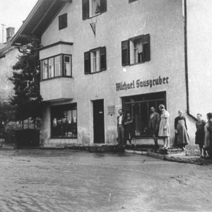 Hochwasser 20.06.1946, Sausgruber und Puchwald in der Bahnhofstraße