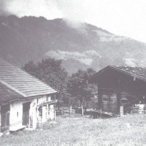 Pfaffenberg, links das Wohnhaus um 1950